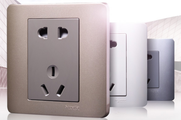 Xây nhà nên chọn công tắc ổ cắm nào tốt