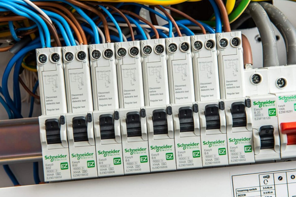 Ưu điểm chính của Aptomat MCB Schneider