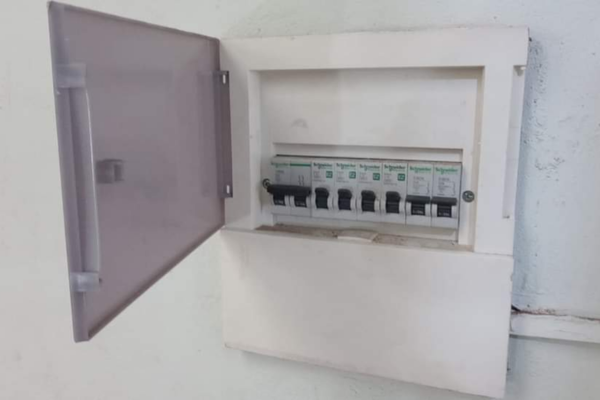 tủ điện schneider