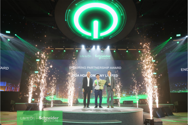 Hoa Hoa - Đơn vị đồng hành trên hành trình 30 năm của Schneider Electric Việt Nam