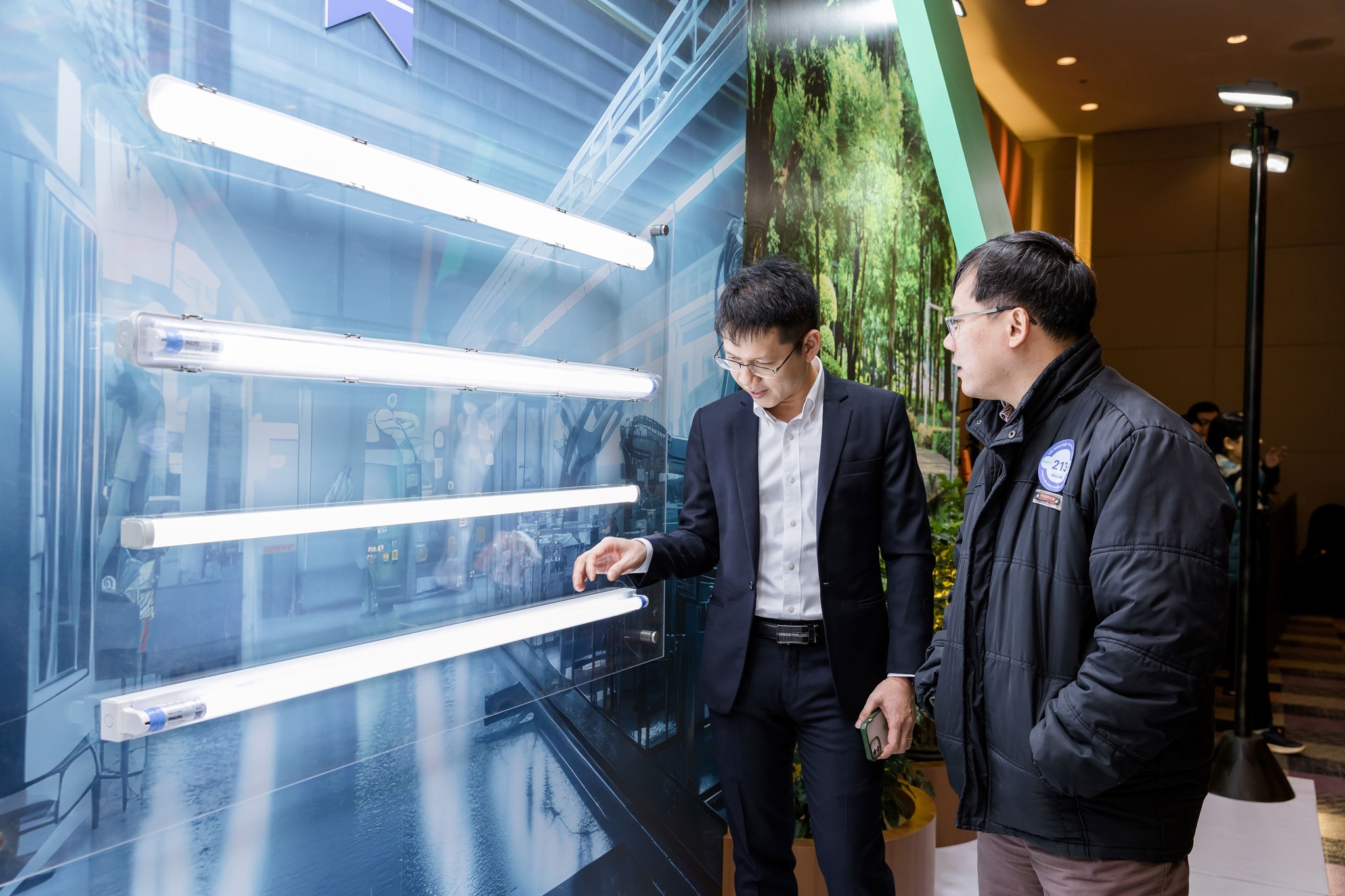 thiet-bi-chieu-sang-philips