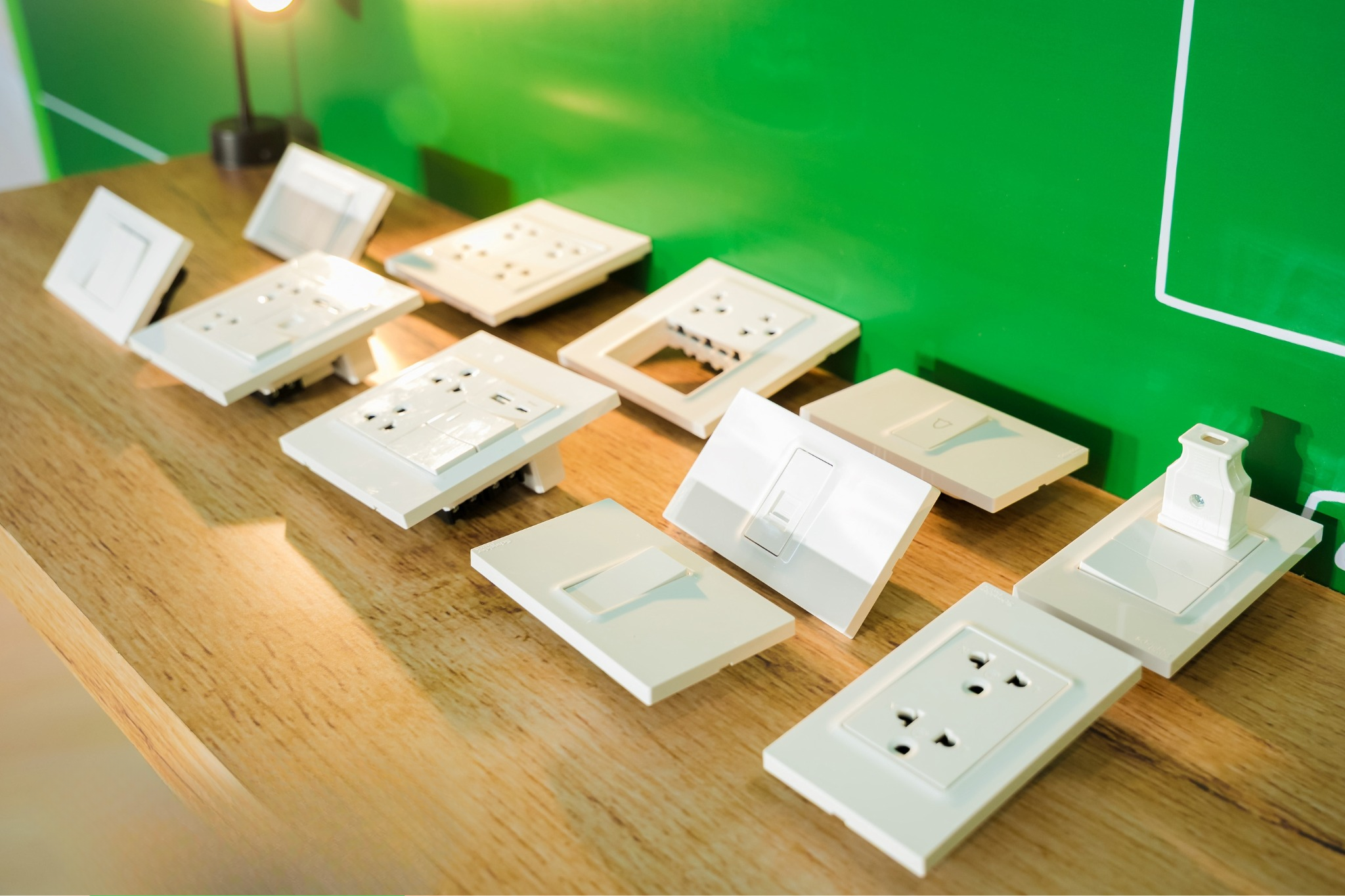 cong-tac-o-cam-miluz-E-schneider